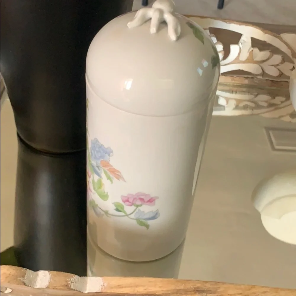 Elizabeth Arden vintage vanity jar